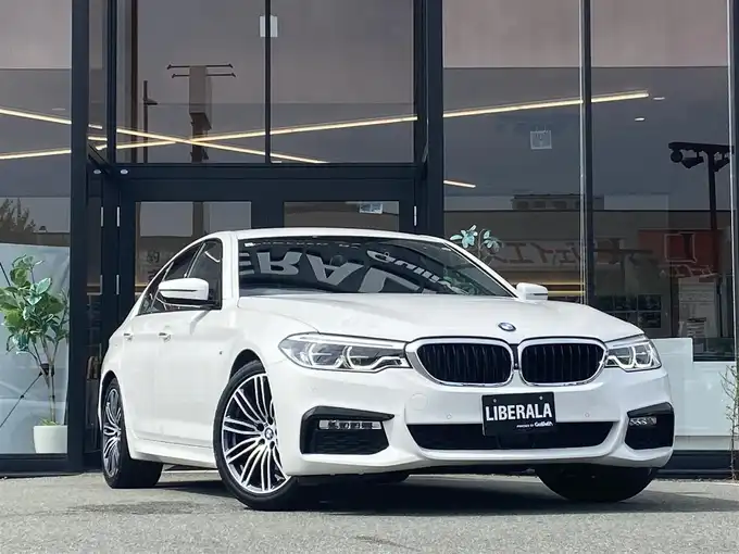 新着情報“５シリーズ523d Mスポーツ”2017年式アルピンホワイトⅢ入荷しました！