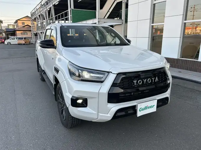 新着情報“ハイラックスZ GRスポーツ”2024年式プラチナホワイトパールマイカ入荷しました！