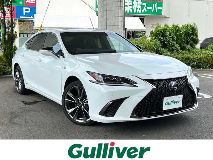 新着情報“ＥＳES300h Fスポーツ”2019年式ホワイトノーヴァガラスフレーク入荷しました！