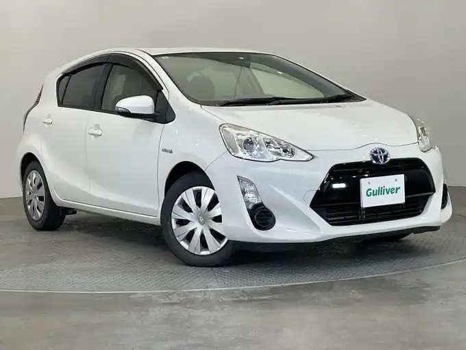 新着情報“アクアS”2015年式ライムホワイトパールクリスタル