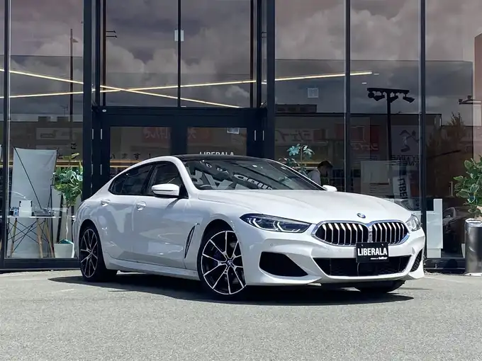 新着情報“８シリーズ840i グランクーペ Mスポーツ”2020年式ミネラルホワイト入荷しました！