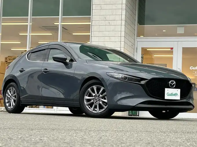 新着情報“ＭＡＺＤＡ３ファストバックXDプロアクティブ”2022年式ポリメタルグレーM入荷しました！
