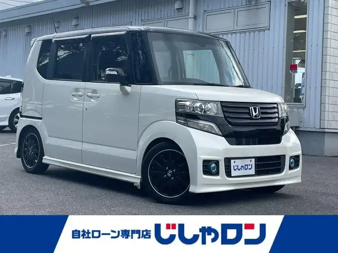 新着情報“Ｎ－ＢＯＸカスタム2トーンカラースタイル G・ターボAパッケージ”2014年式プレミアムホワイトパール入荷しました！
