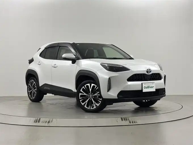 新着情報“ヤリスクロスハイブリッドZ”2024年式プラチナホワイトパールマイカ入荷しました！