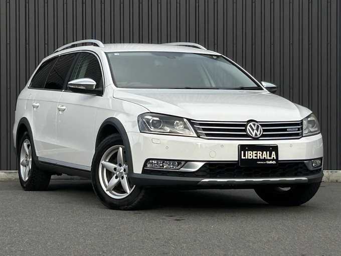 新着情報“パサートオールトラック2．0TSI”2012年式キャンディホワイト入荷しました！