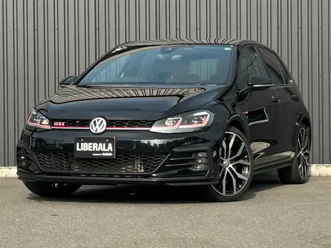 新着情報“ゴルフＧＴＩパフォーマンス”2019年式ディープブラックパールエフェクト入荷しました！