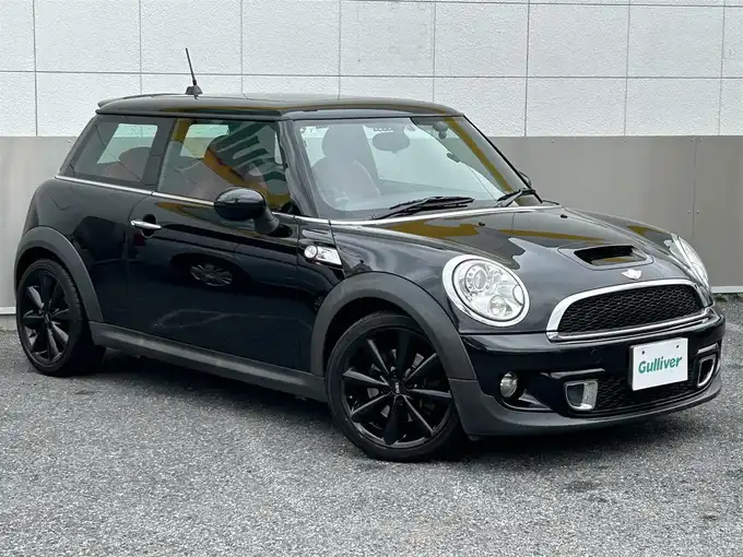 新着情報“ＭＩＮＩクーパーS”2011年式ミッドナイト・ブラック・メタリック入荷しました！