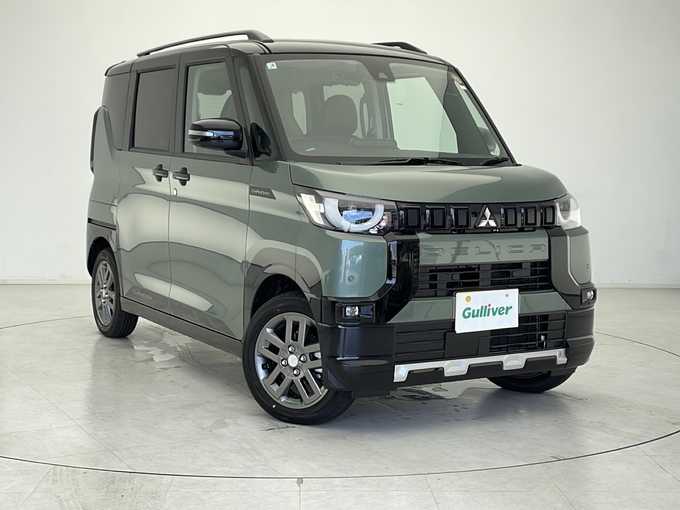 新着情報“デリカミニT プレミアム”2025年式緑入荷しました！
