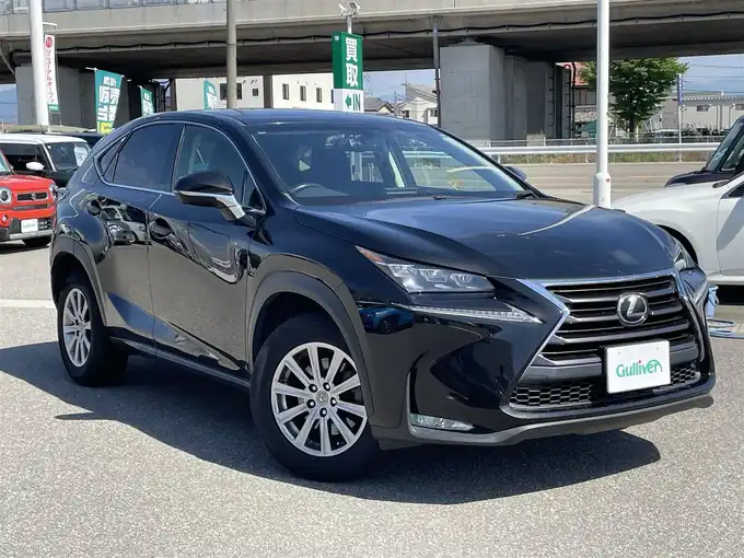 新着情報“ＮＸNX200t Iパッケージ”2015年式スターライトブラックガラスフレーク入荷しました！