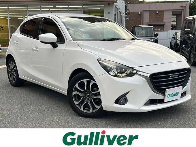 新着情報“デミオXDツーリング Lパッケージ”2015年式スノーフレイクホワイトパールマイカ入荷しました！