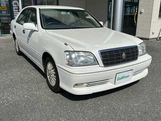 新着情報“クラウンロイヤルサルーン”2002年式ホワイトパールクリスタルシャイン入荷しました！