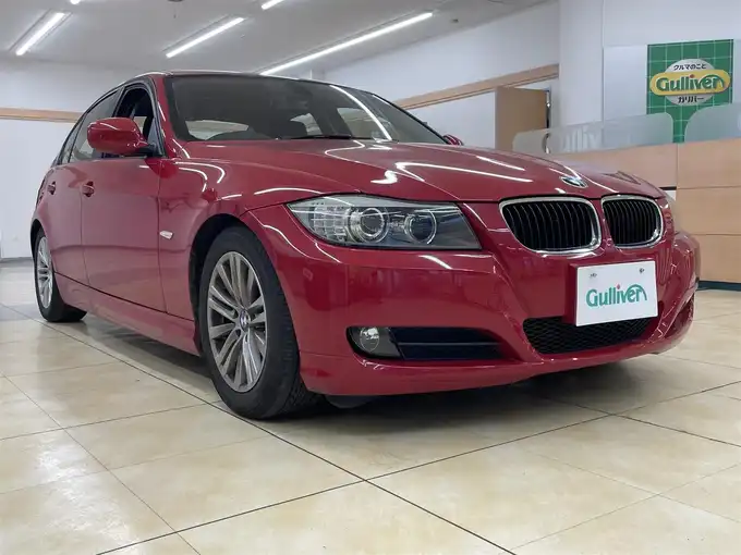 新着情報“３２０ｉ”2010年式クリムゾンレッド入荷しました！