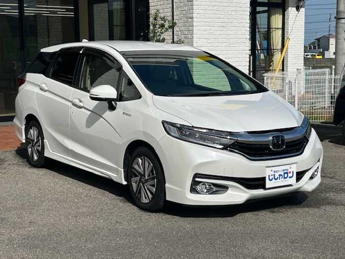 新着情報“シャトルハイブリッドX ホンダセンシング”2017年式ホワイトオーキッドパール入荷しました！