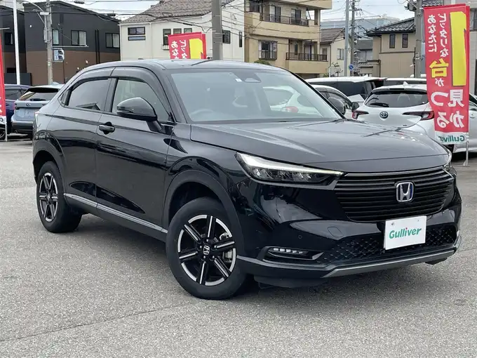 新着情報“ヴェゼルe:HEV X”2023年式黒入荷しました！