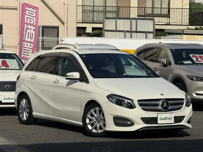 新着情報“ＢクラスB180”2015年式カルサイトホワイト入荷しました！