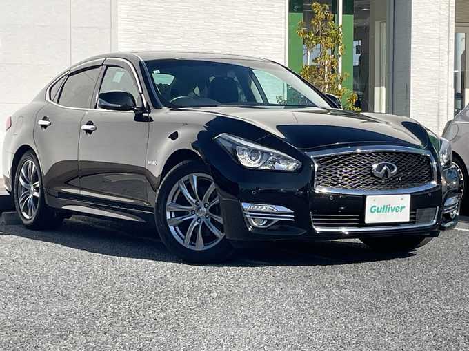 新着情報“フーガハイブリッドベースグレード”2019年式スーパーブラック入荷しました！