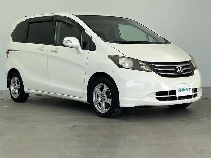 新着情報“フリードG ジャストセレクション”2011年式プレミアムホワイトパール入荷しました！