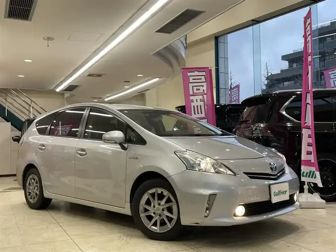 新着情報“プリウスαS チューン ブラック”2014年式シルバーM入荷しました！