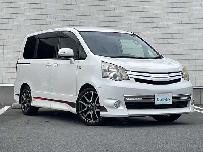 新着情報“ノアSi G’s”2012年式ホワイトパールクリスタルシャイン入荷しました！