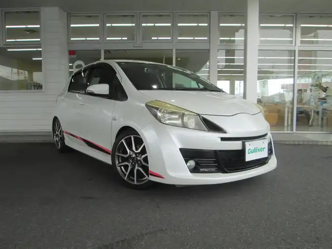 新着情報“ヴィッツRS G’s”2012年式ホワイトパールクリスタルシャイン入荷しました！