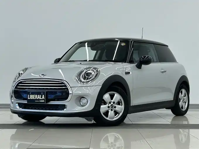新着情報“ＭＩＮＩクーパー”2019年式ホワイト・シルバー入荷しました！