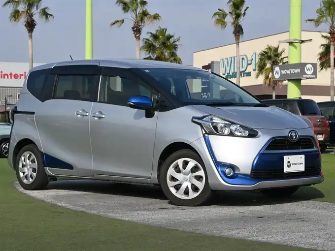 新着情報“シエンタG”2016年式シルバーM入荷しました！