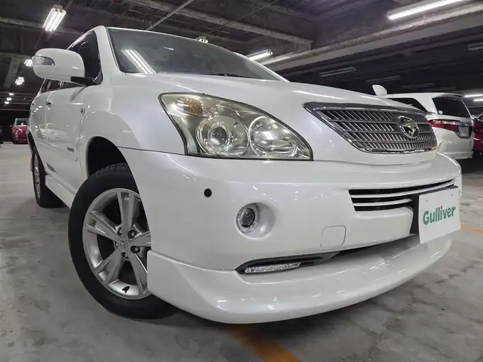 新着情報“ハリアーハイブリッドLパッケージ・アルカンターラ プライムバージョン”2010年式ホワイトパールクリスタルシャイン入荷しました！