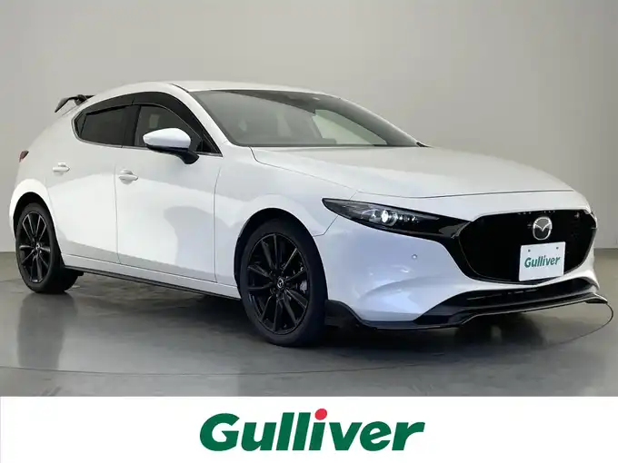 新着情報“ＭＡＺＤＡ３ファストバック20Sプロアクティブ ツーリングセレクション”2020年式スノーフレイクホワイトパールマイカ入荷しました！