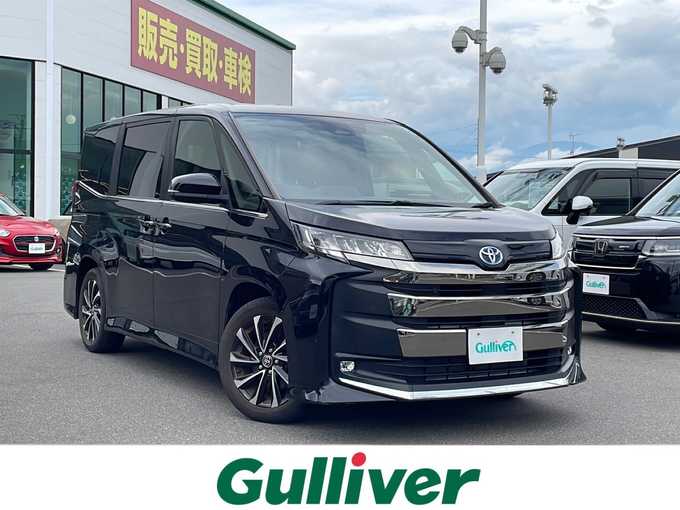 新着情報“ノアハイブリッドS－Z”2022年式アティチュードブラックマイカ入荷しました！