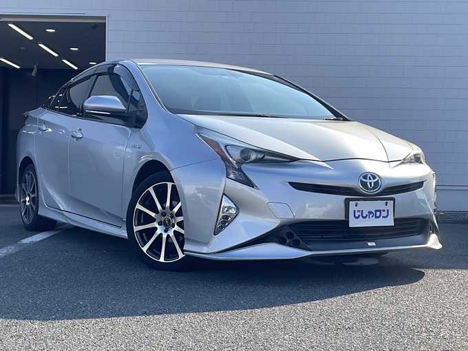 新着情報“プリウスS”2016年式シルバーM入荷しました！