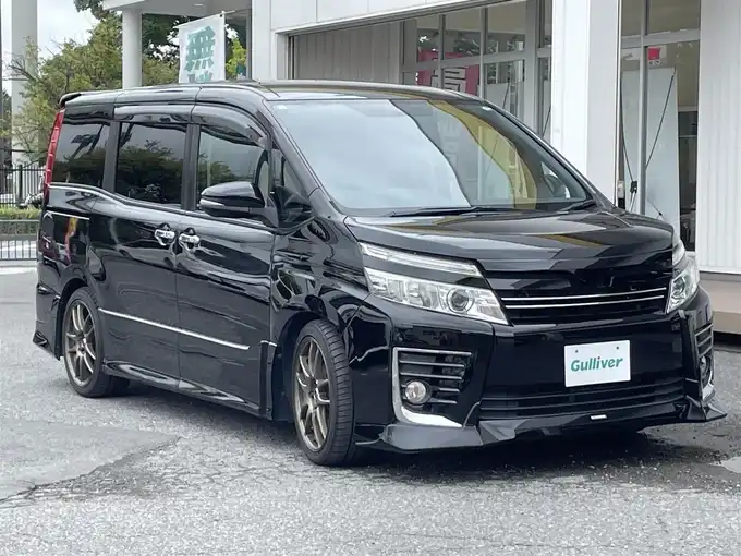 新着情報“ヴォクシーZS 煌”2015年式ブラック入荷しました！