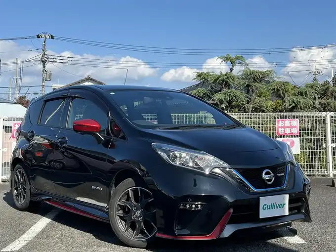 新着情報“ノートe－パワーニスモ”2018年式スーパーブラック入荷しました！