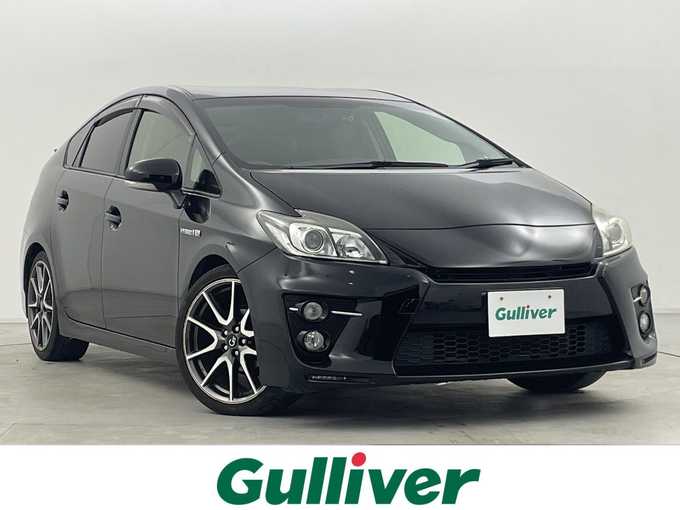 新着情報“プリウスSツーリングセレクション・G’s”2014年式ブラック入荷しました！