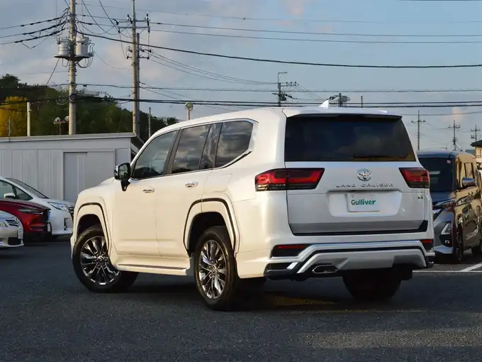 新着情報“ランドクルーザーZX”2024年式プレシャスホワイトパール入荷