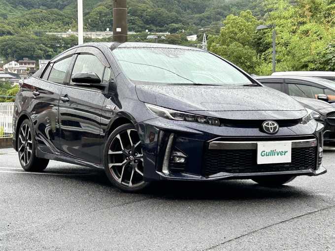 新着情報“プリウスＰＨＶS GRスポーツ”2019年式ダークブルーマイカ入荷しました！
