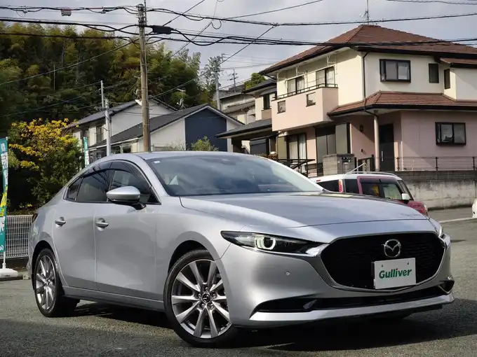 新着情報“ＭＡＺＤＡ３セダン20Sプロアクティブ”2021年式ソニックシルバーM入荷しました！