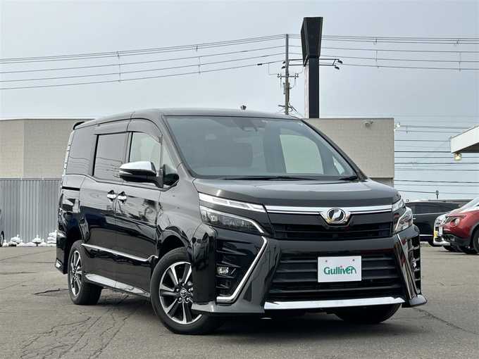 新着情報“ヴォクシーZS 煌”2018年式イナズマスパーキングブラックガラスフレーク入荷しました！