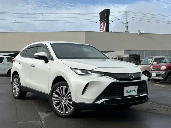 新着情報“ハリアーG”2022年式ホワイトパールクリスタルシャイン入荷しました！