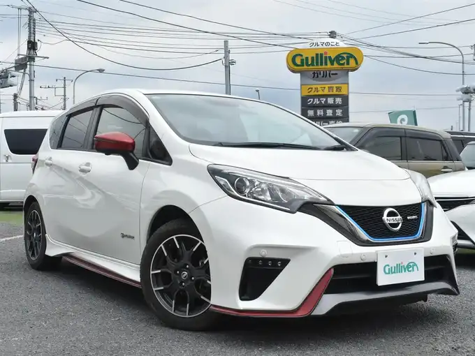 新着情報“ノートe－パワーニスモ”2017年式パール入荷しました！