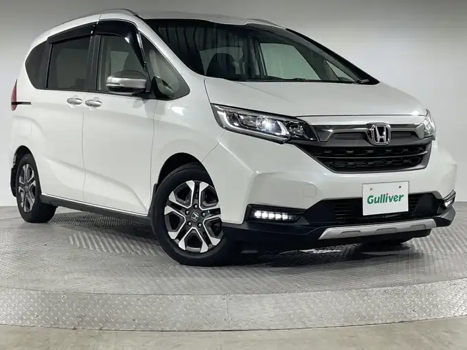 新着情報“フリード＋クロスター・ホンダセンシング”2020年式プラチナホワイトパール入荷しました！