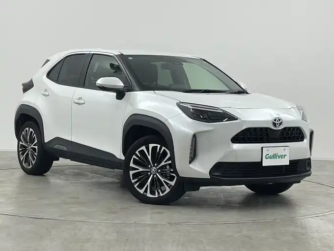 新着情報“ヤリスクロスZ”2023年式プラチナホワイトパールマイカ入荷しました！