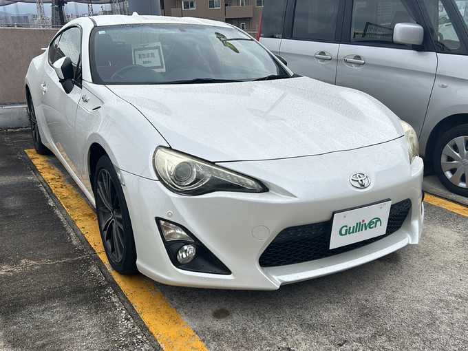 新着情報“８６GTリミテッド”2012年式サテンホワイトパール入荷しました！