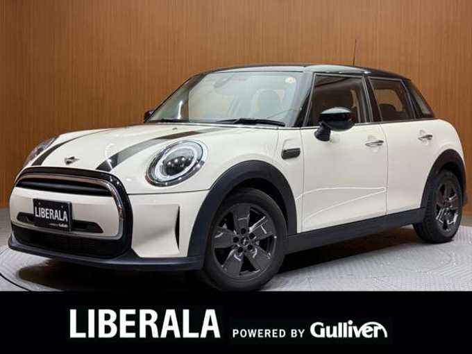 新着情報“ＭＩＮＩクーパーD”2021年式ペッパー・ホワイト入荷しました！