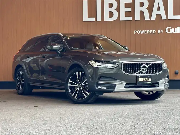 新着情報“Ｖ９０クロスカントリー D4 AWD プロ”2020年式グレー入荷しました！