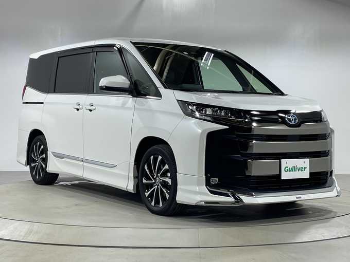 新着情報“ノアハイブリッドS－Z”2023年式ホワイトパールクリスタルシャイン入荷しました！