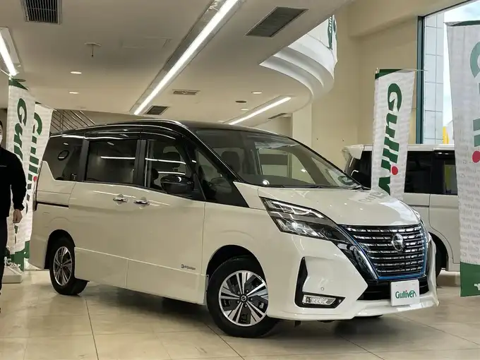 新着情報“セレナe－パワー ハイウェイスター V”2022年式ブリリアントホワイトパール 2トーン入荷しました！