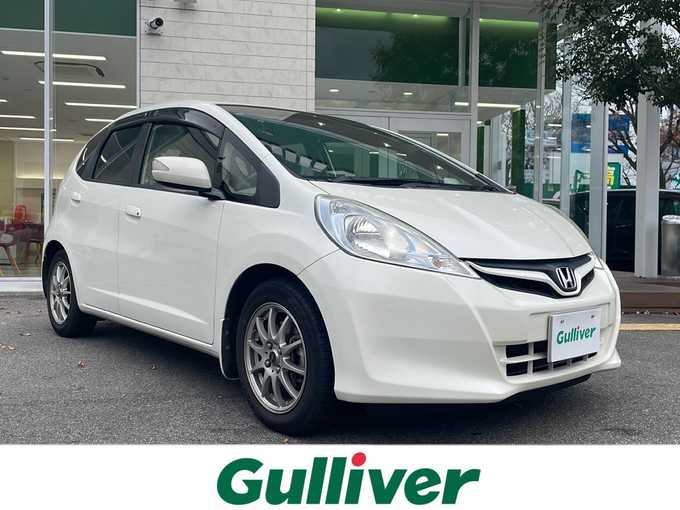 新着情報“フィットハイブリッドハイブリッド・10thアニバーサリー”2012年式プレミアムホワイトパール入荷しました！