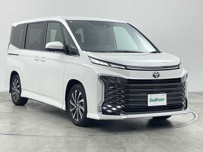 新着情報“ヴォクシーS－Z”2025年式ホワイトパールクリスタルシャイン入荷しました！