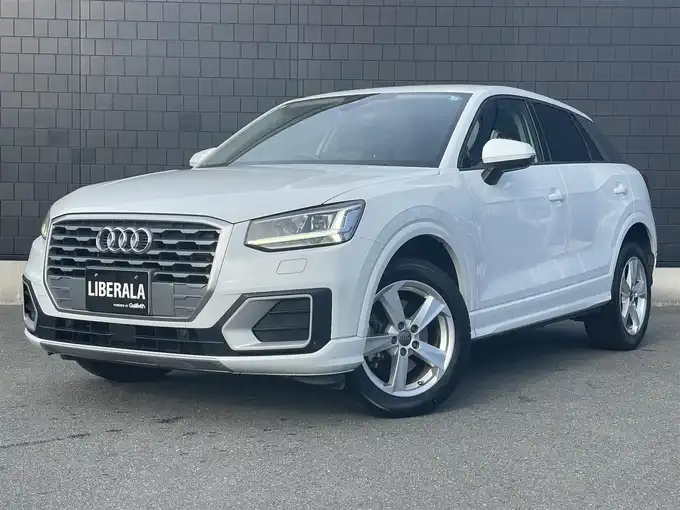 新着情報“Ｑ２1．0TFSIスポーツ”2017年式グレイシアホワイトメタリック入荷しました！