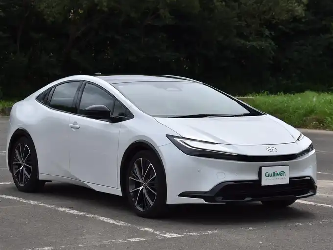 新着情報“プリウスZ”2023年式プラチナホワイトパールマイカ入荷しました！